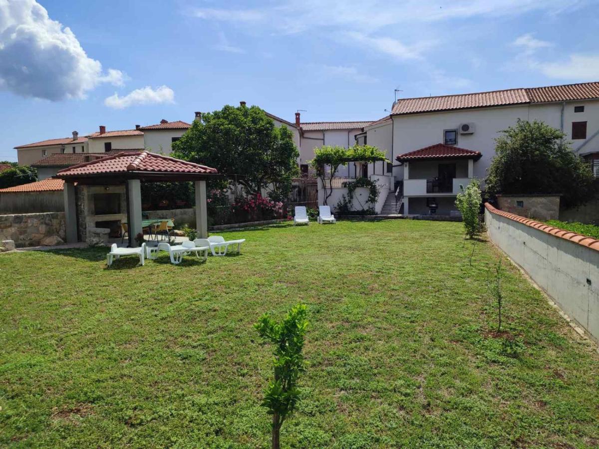 Kuca Dumar Villa Malinska Exteriör bild